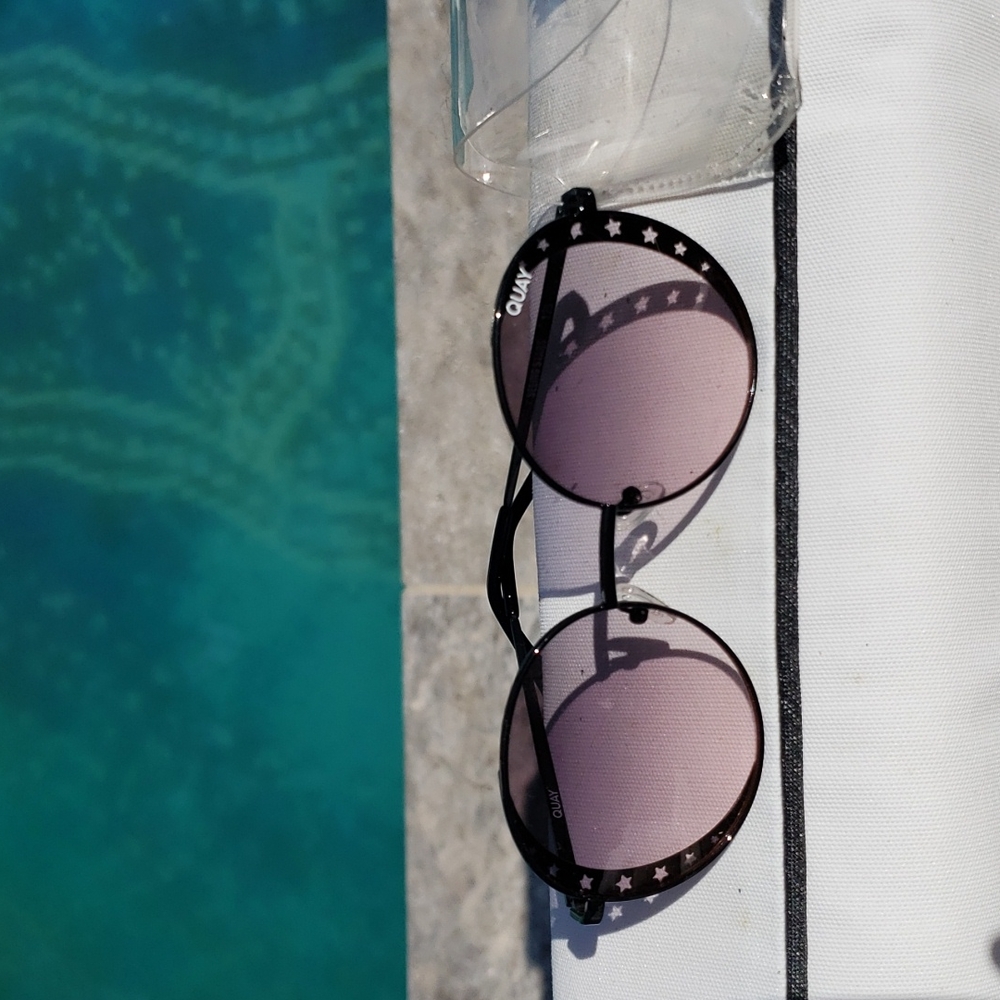 QUAY SUNGLASSES. BRAND NEW. - Picture 2 of 4